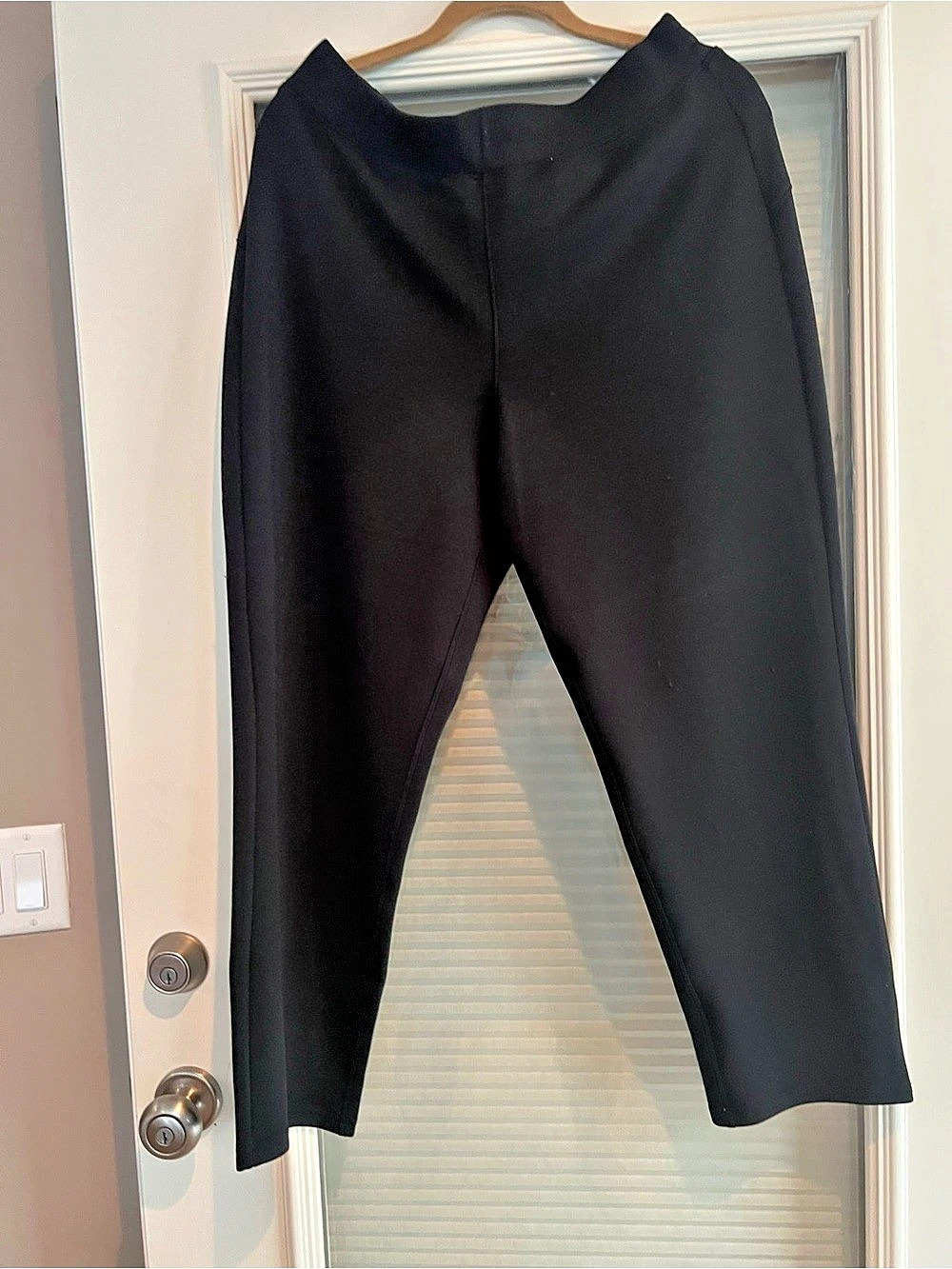SPANX Air Essentials Black Cropped Leggings Size XL
